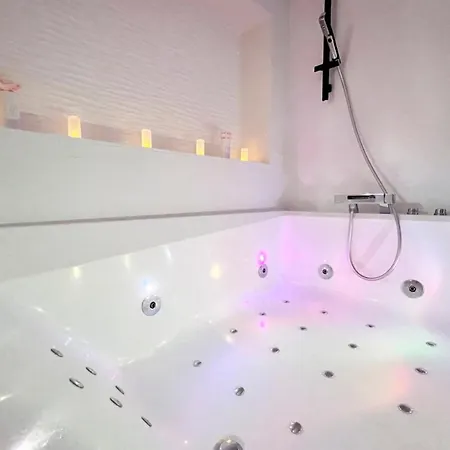 Daire Dark Perpignan Aux 50 Nuances Jacuzzi Prive Villeneuve-de-la-Raho